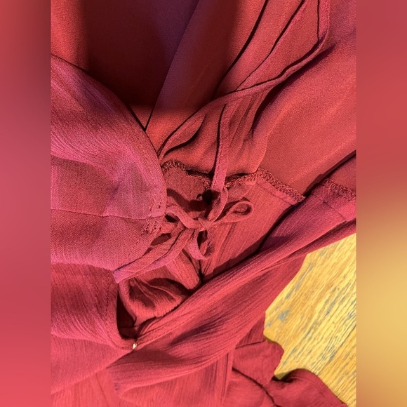 ❤️ LULUS Robe longue bourgogne – Taille S – NWT - Picture 8 of 11